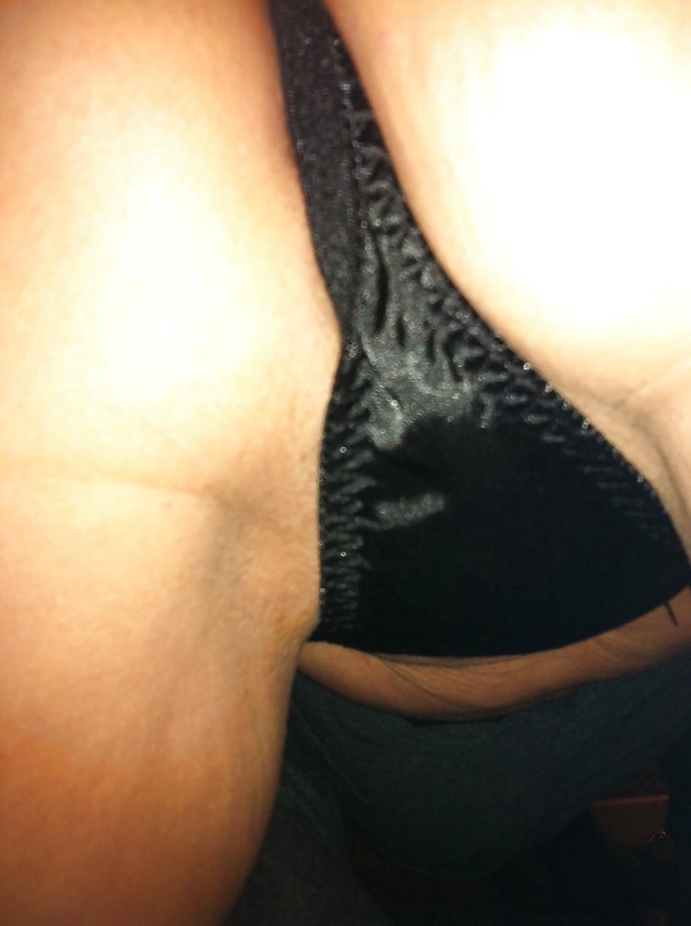 25P Mature Cheating Wife's Phone Pics
