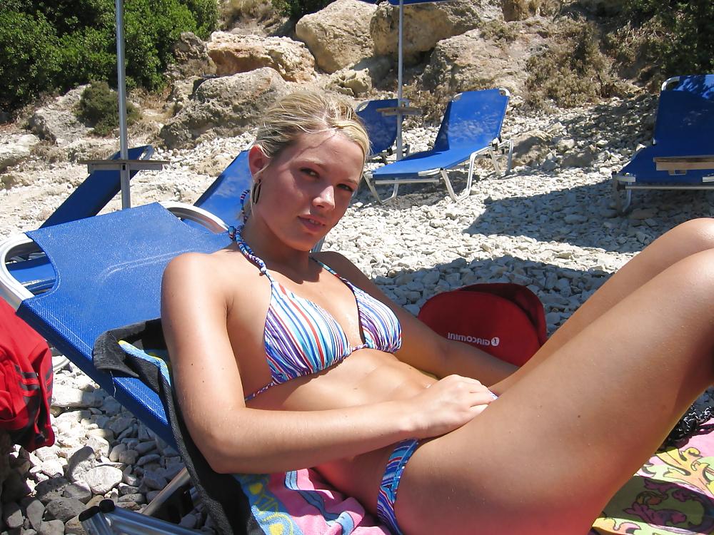 11P Girlfriend Saskia