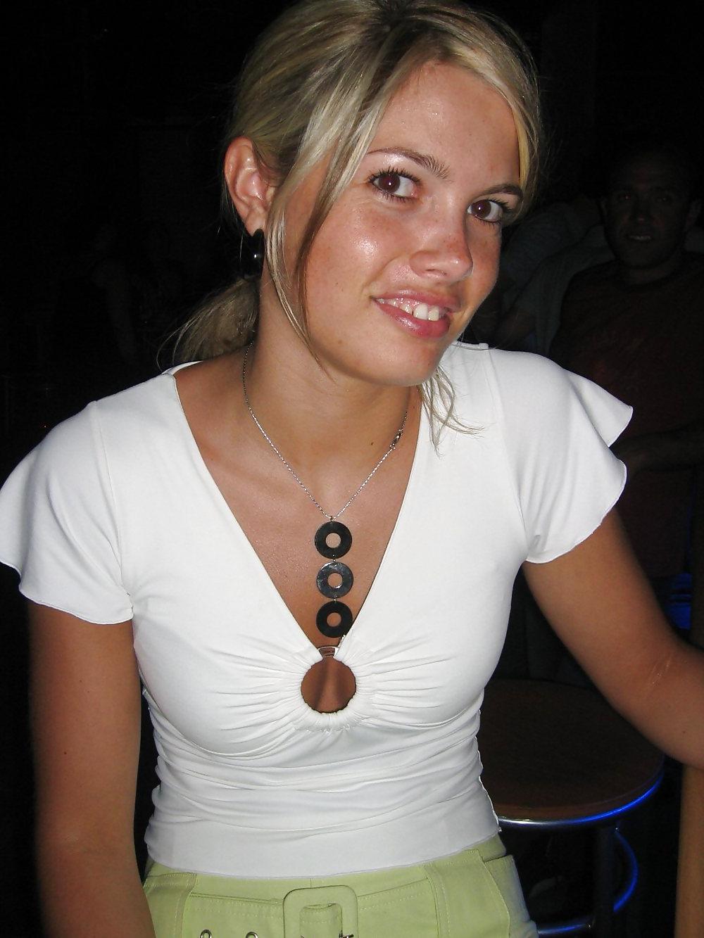 11P Girlfriend Saskia
