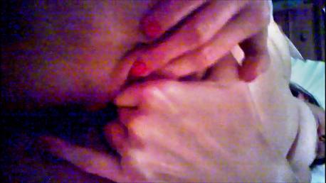 15P MY WIFE playing with her cunt til she cums (oct 9th)