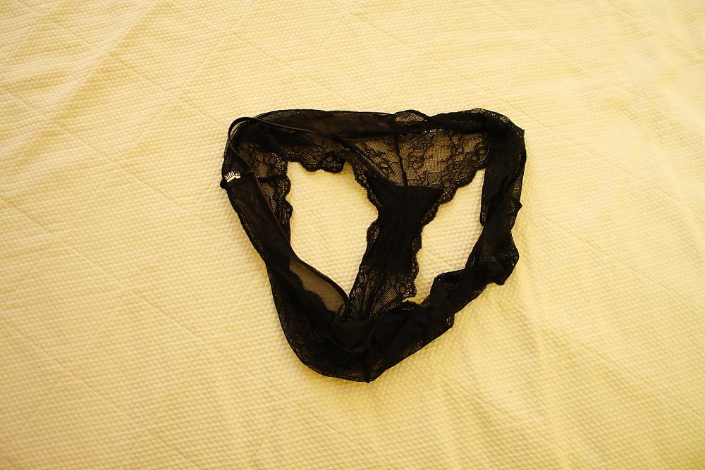 25P Mature Lady - in bath