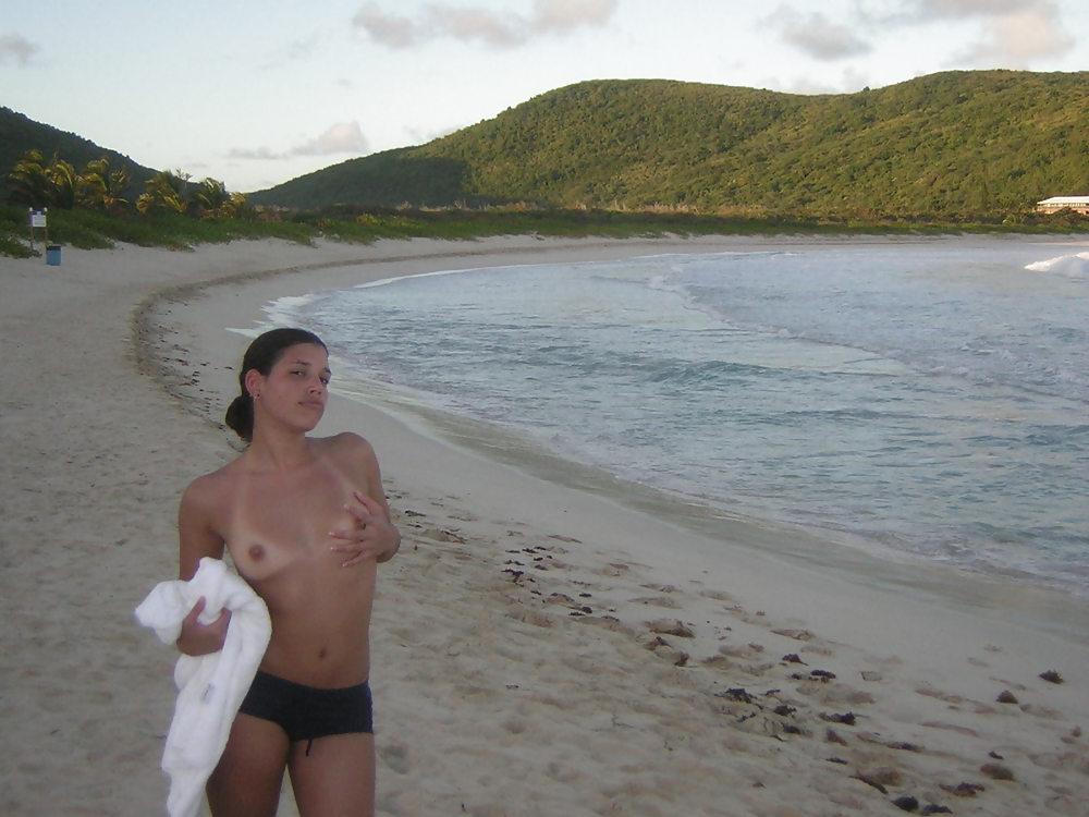 14P Cubanita girlfriend naked public beach