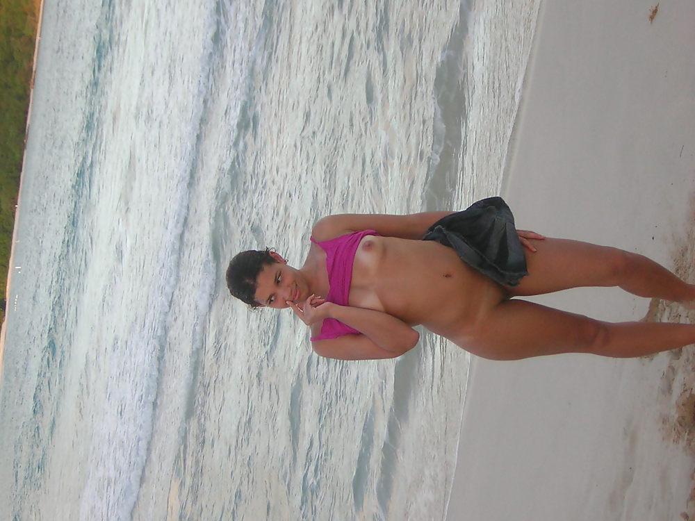 14P Cubanita girlfriend naked public beach