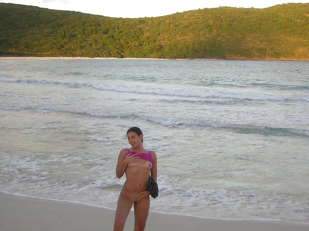 14P Cubanita girlfriend naked public beach