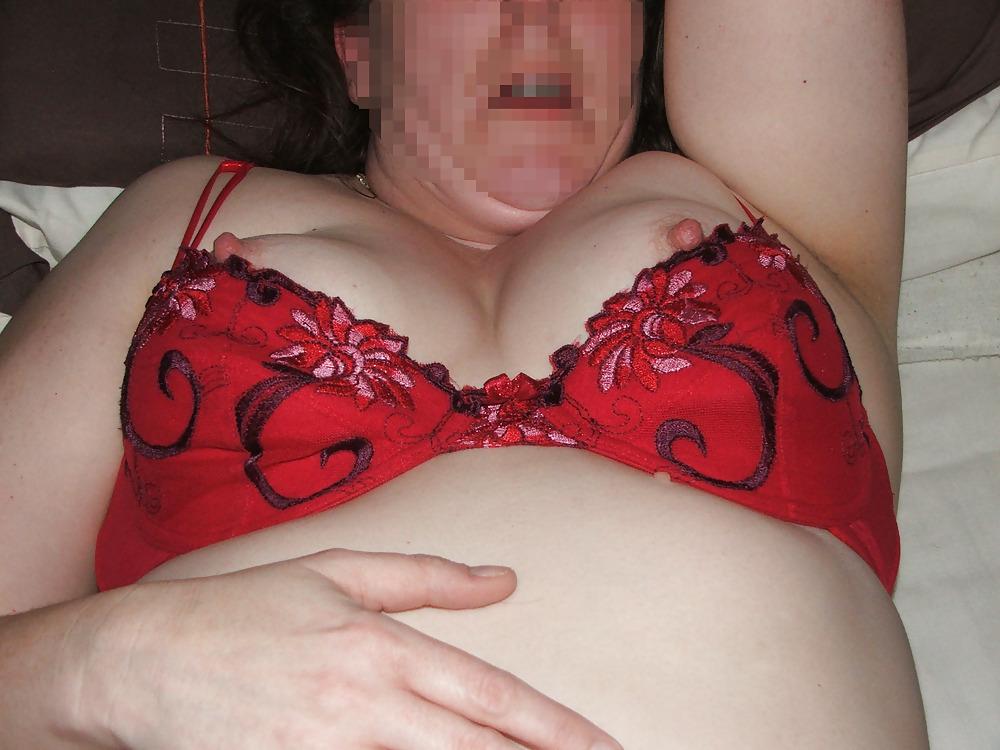 11P Cum on My Wifes Hairy Pussy and show her pics