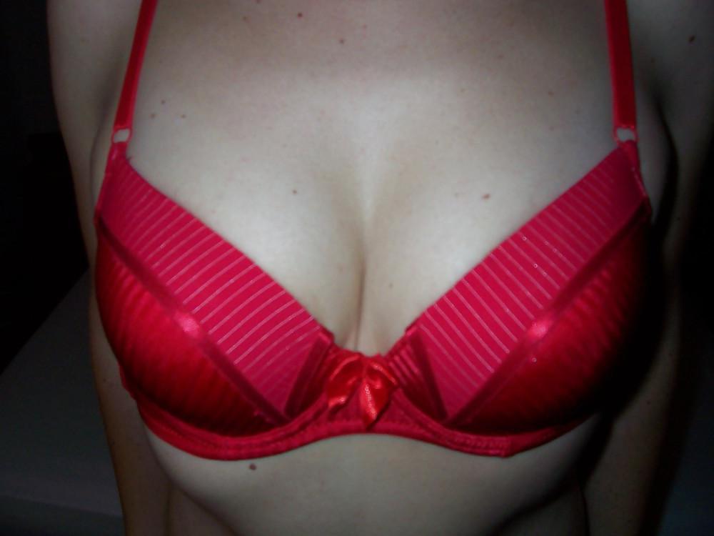 20P Red bra and more