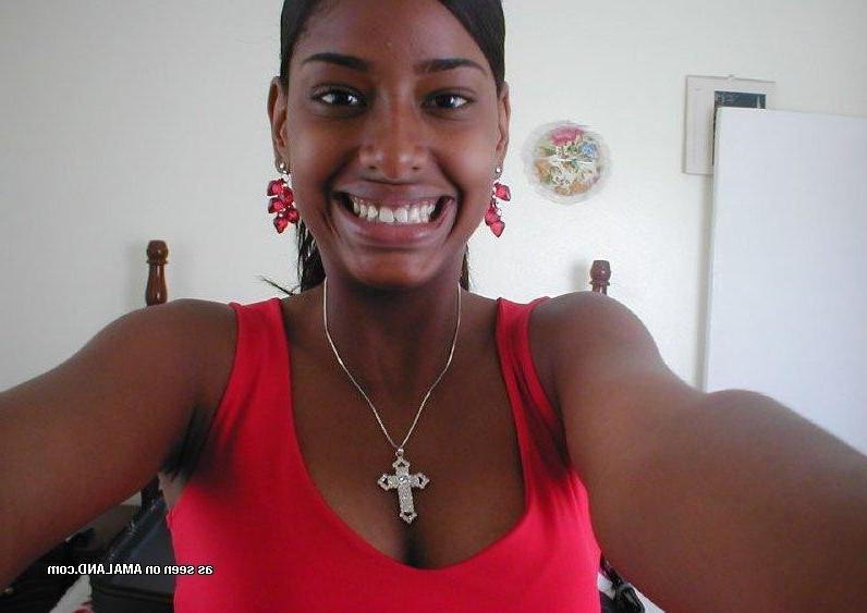 14P Pic compilation of an amateur black hottie posing sexy for her boyfriend