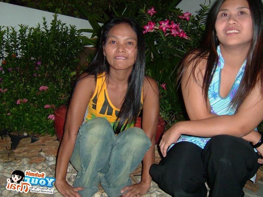 16P Thai girlfriends in sexy threesome