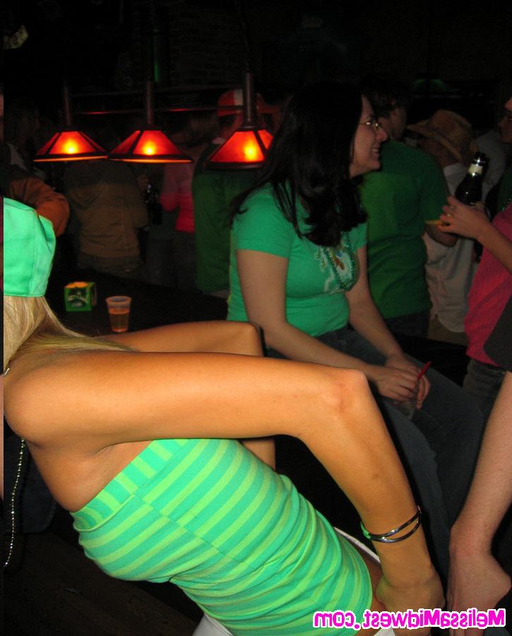 15P Melissa Midwest out at the bars for St Paticks Day