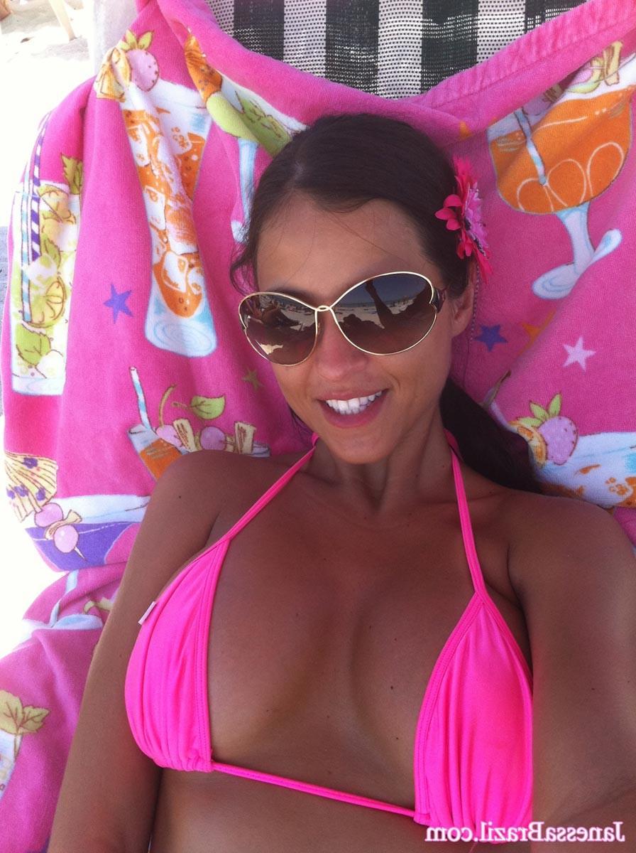 16P Busty Brazilian babe selfshot in bikini