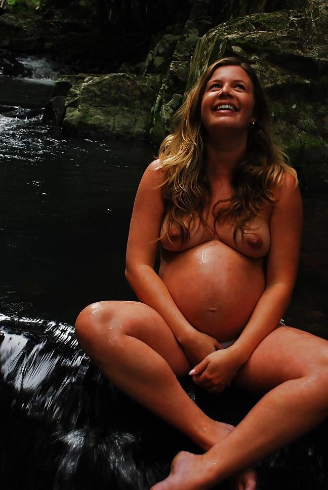 12P Preggo amateur nude girl
