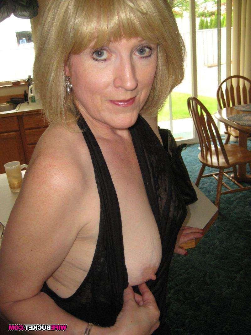 8P Hot wives pics
