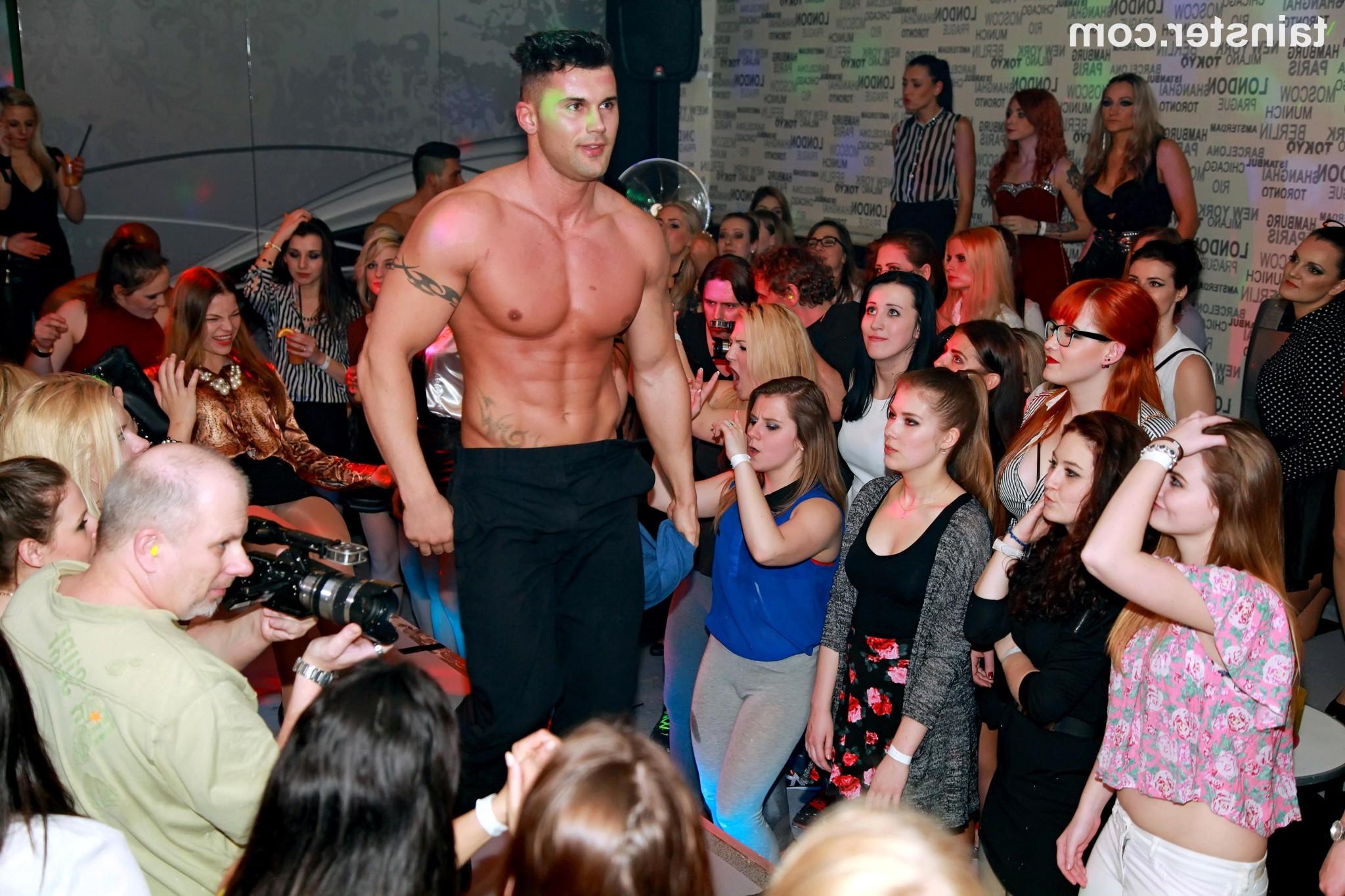 15P Party Hardcore with horny chicks and male strippers