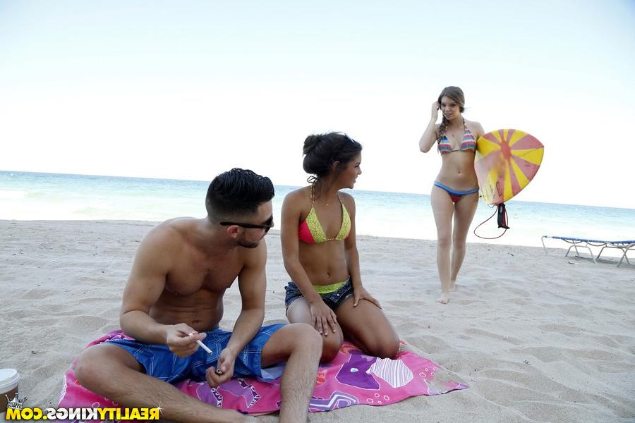 12P The type of dizzy that involves a baseball bat and naked girls spread wide of co