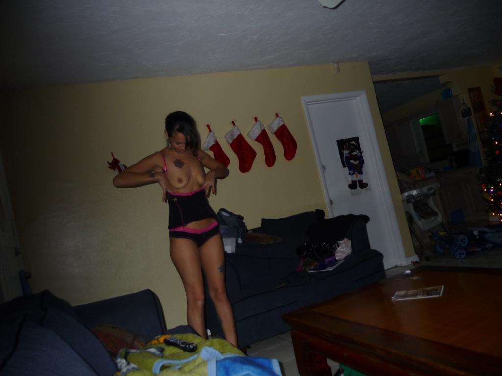 15P Latina girlfriends posing for pics