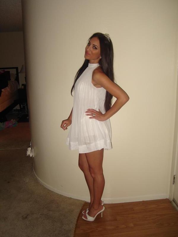 15P Latina girlfriends posing for pics