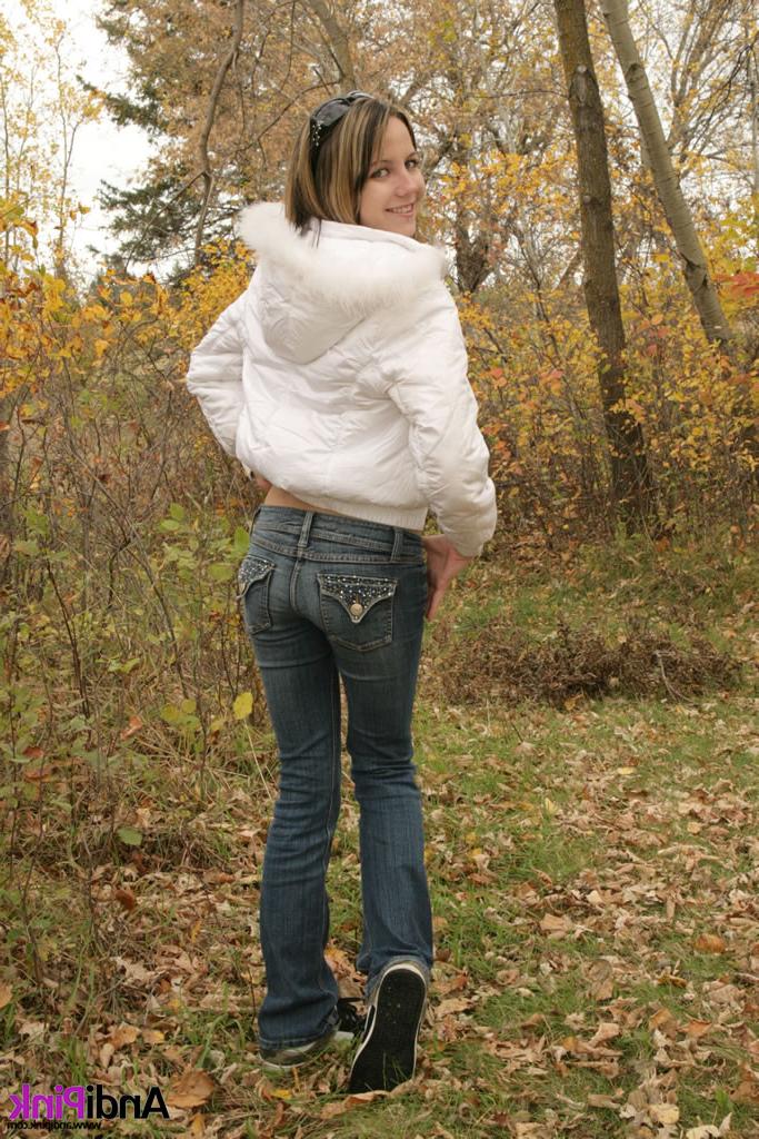 16P Cute teen girl topless outside