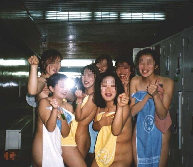 9P Asian teens in bikini