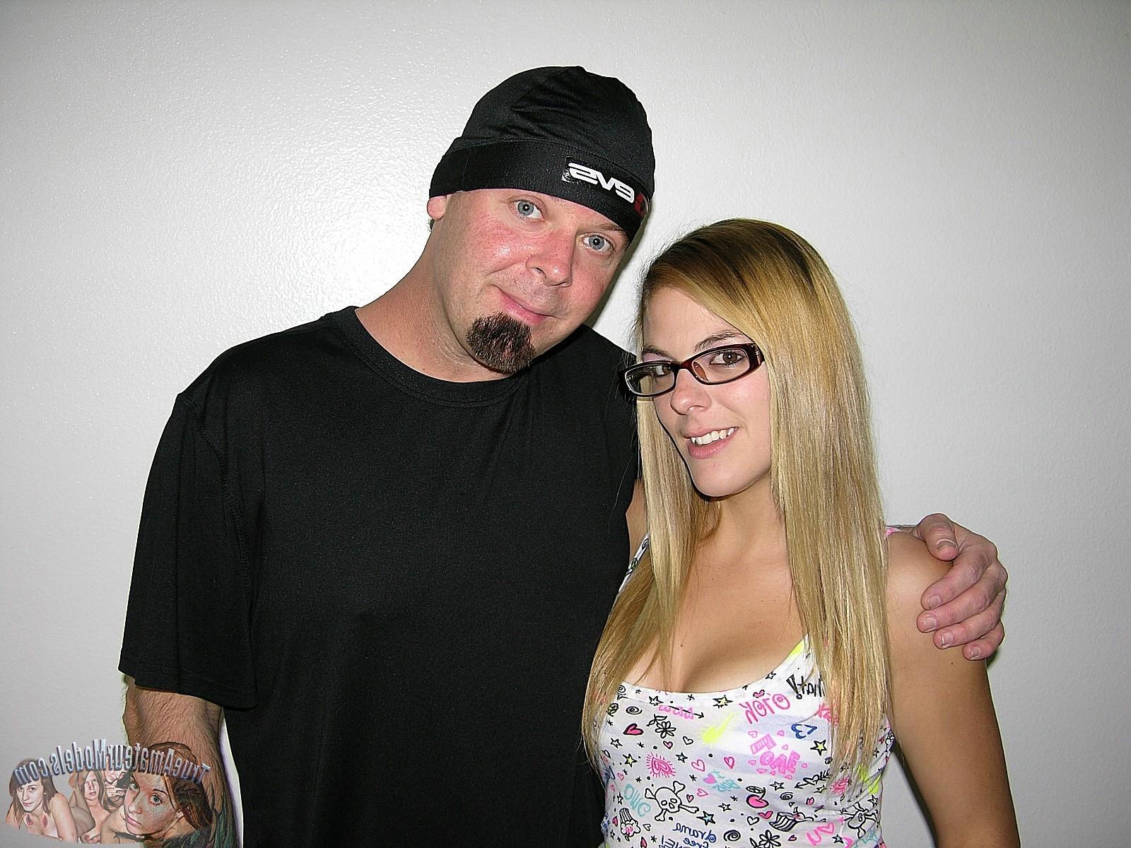 16P WATCH THIS HOT AMATEUR BLONDE BABE GIVE A CFNM ...(CLOTHED FEMALE, NAKED MALE) .
