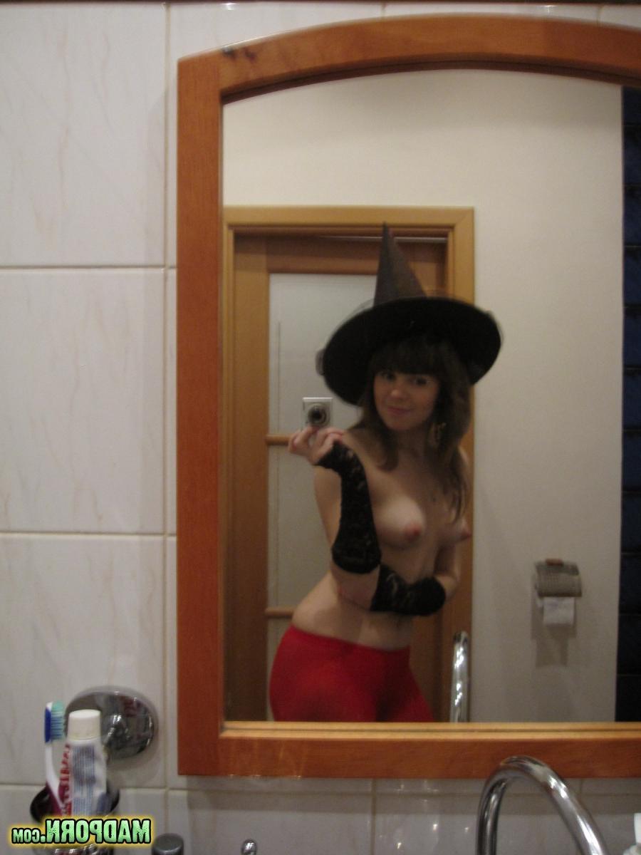 11P Hot Teen Girlfriend dresses up for halloween and gets naked for self pics