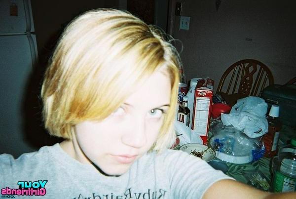 11P Hot teen girlfriend Dee had her myspace account hacked.