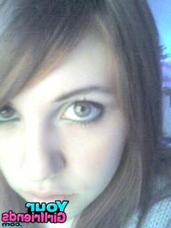 11P Hot teen girlfriend Dee had her myspace account hacked.