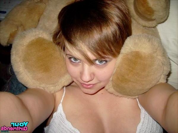 11P Hot teen girlfriend Dee had her myspace account hacked.