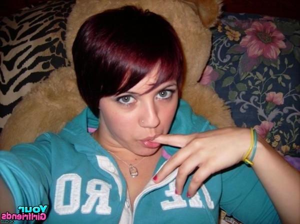 11P Hot teen girlfriend Dee had her myspace account hacked.