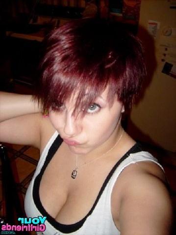 11P Hot teen girlfriend Dee had her myspace account hacked.