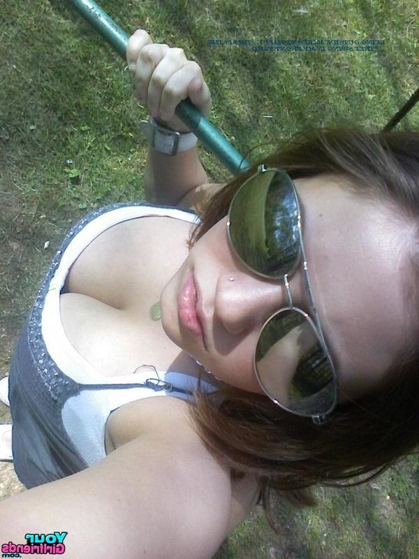 11P Hot teen girlfriend Dee had her myspace account hacked.