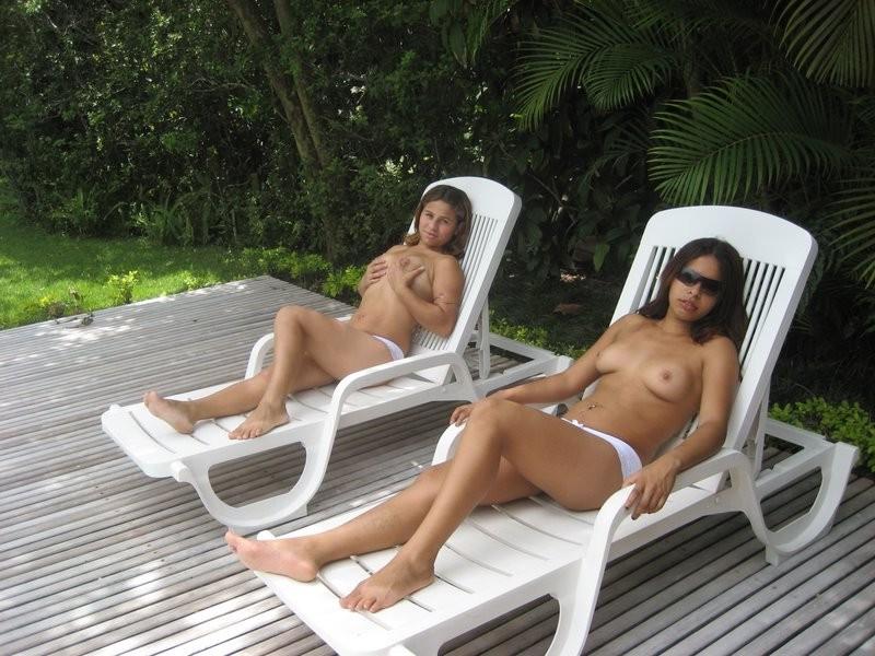 15P Latina girlfriends posing for pics
