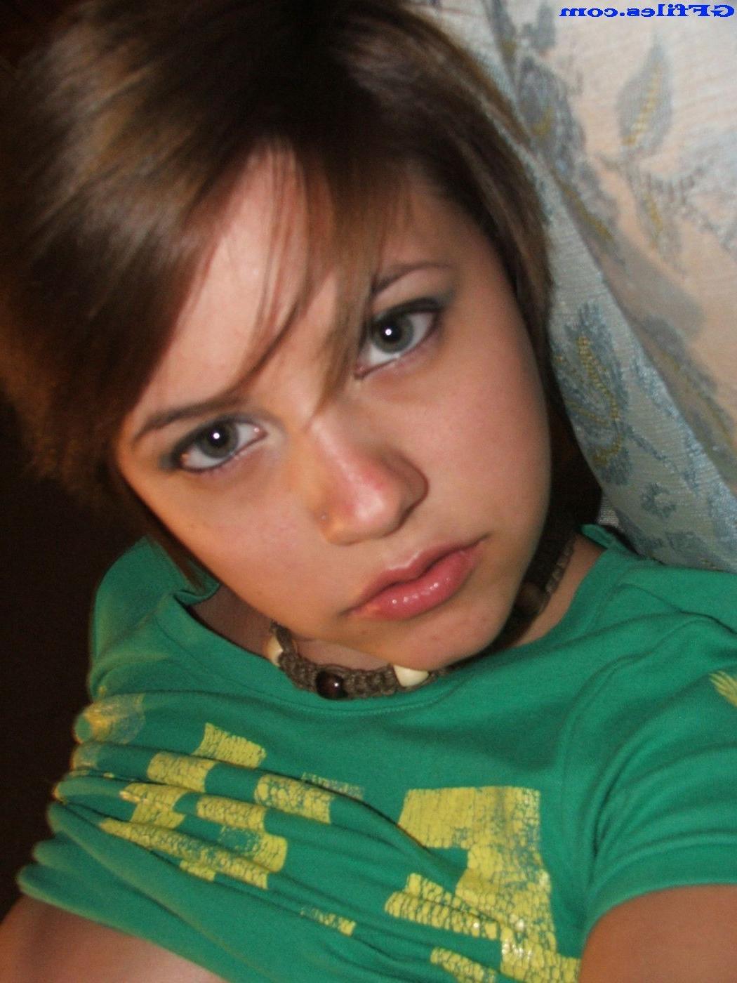 16P Amateur homemade girls