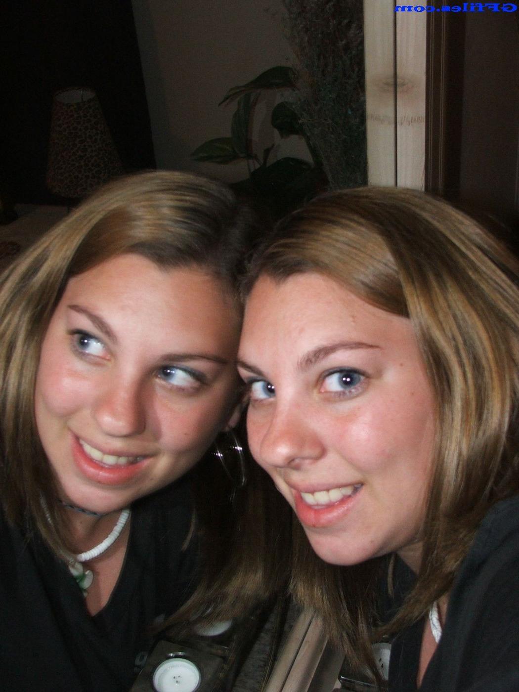 16P Amateur girls peirced