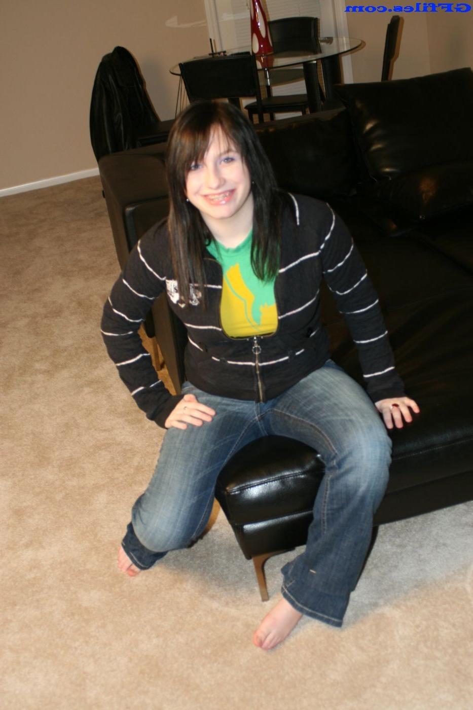 16P Amateur homemade girls