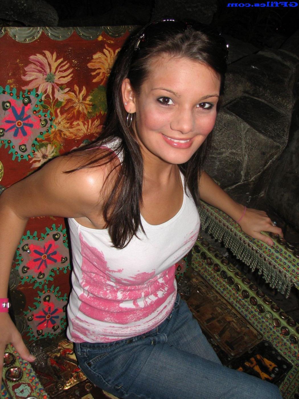 16P Amateur homemade girls