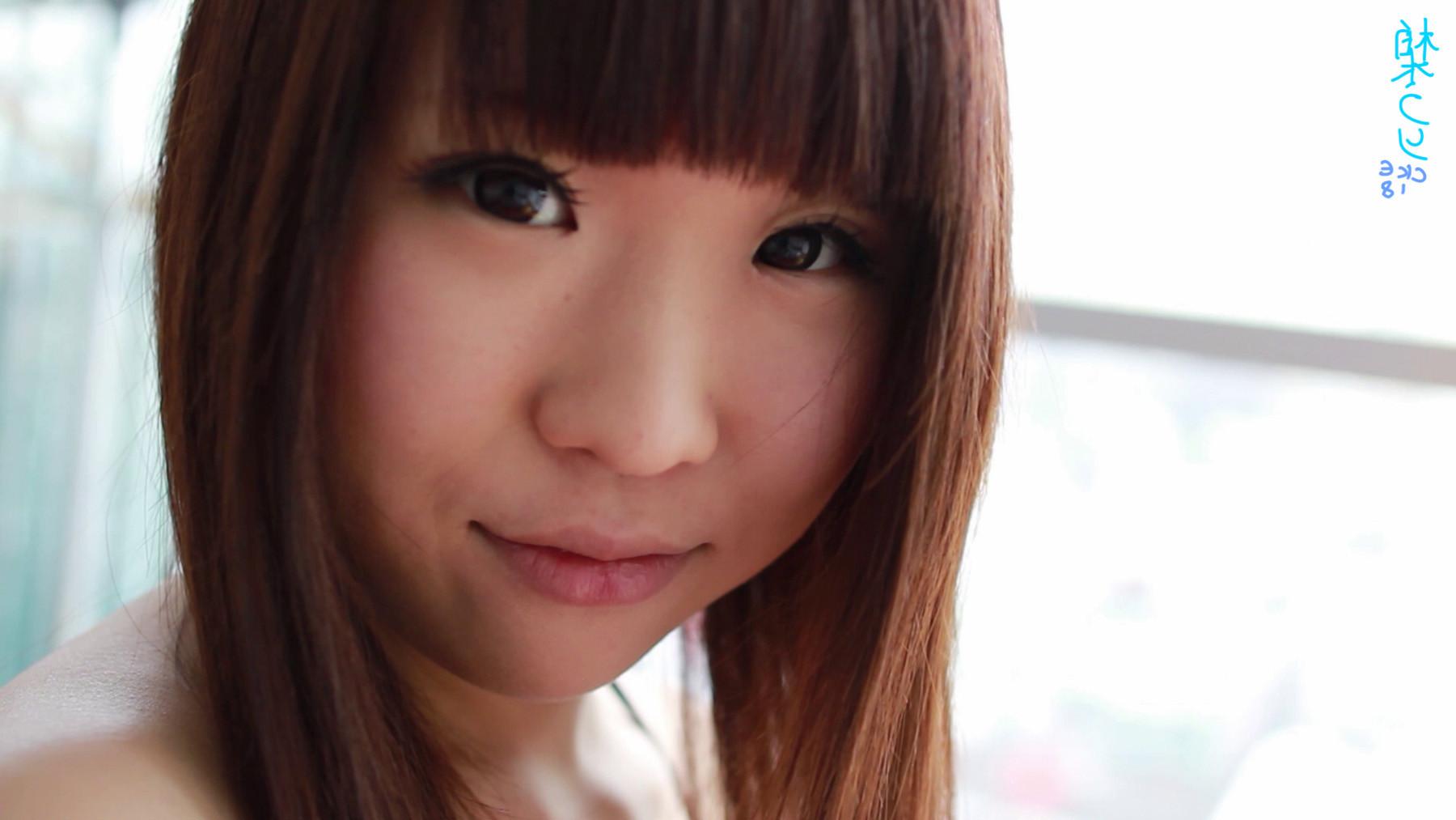 15P Japanese girl in bikini