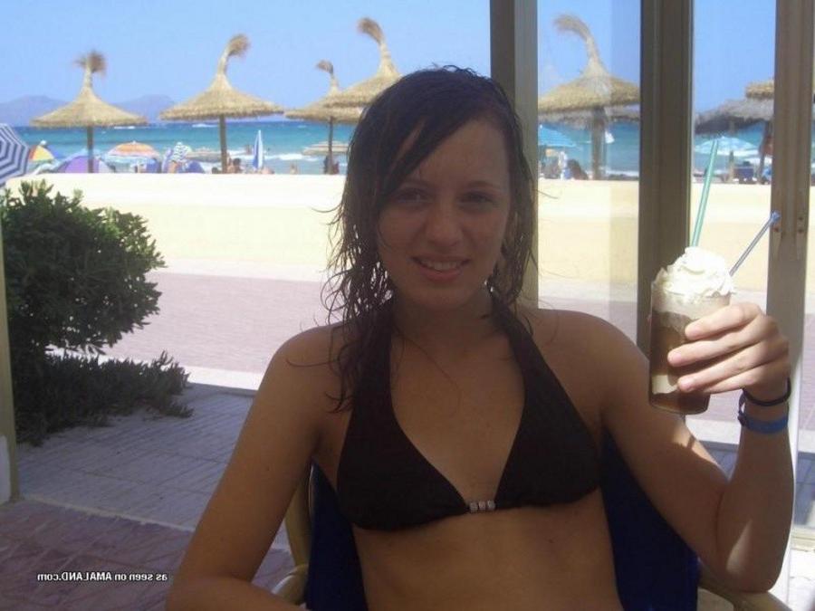 11P Collection of an amateur chick posing for her boyfriend