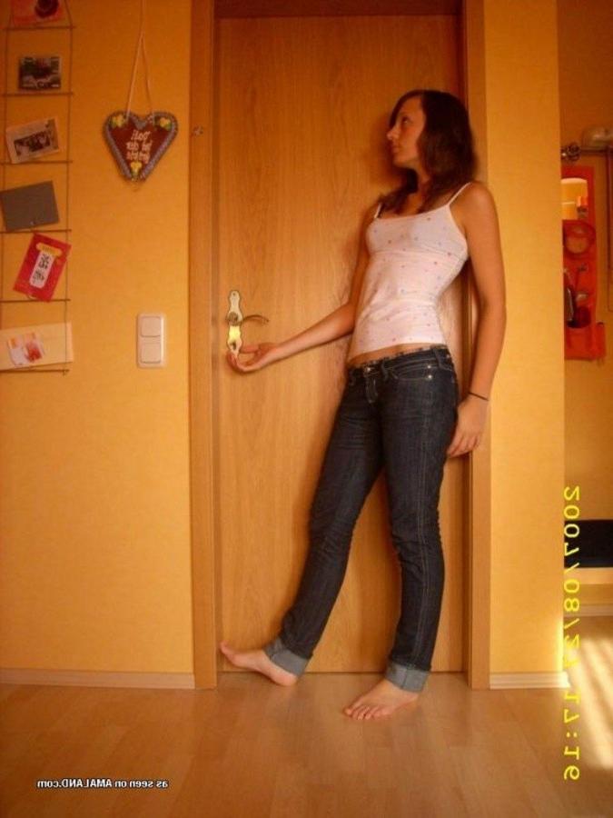 11P Collection of an amateur chick posing for her boyfriend