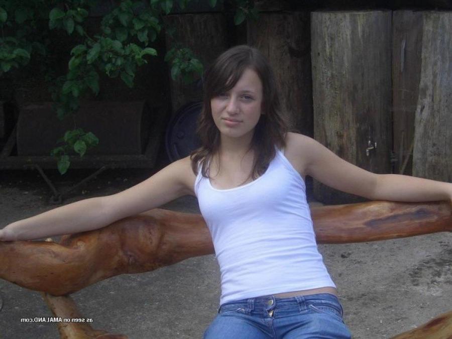 11P Collection of an amateur chick posing for her boyfriend