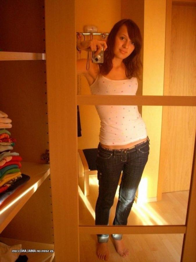 11P Collection of an amateur chick posing for her boyfriend