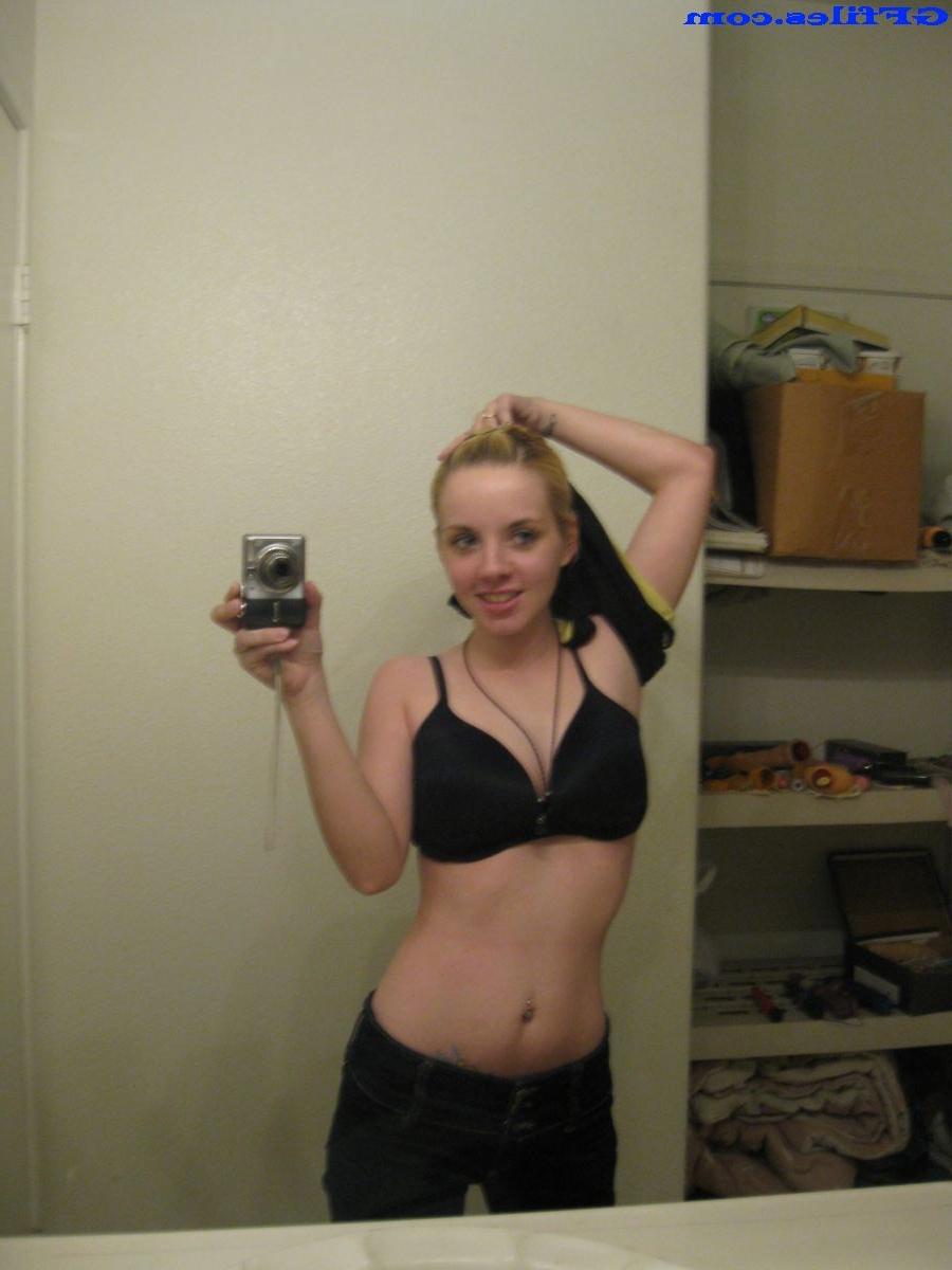 16P Amateur homemade girls selfshots
