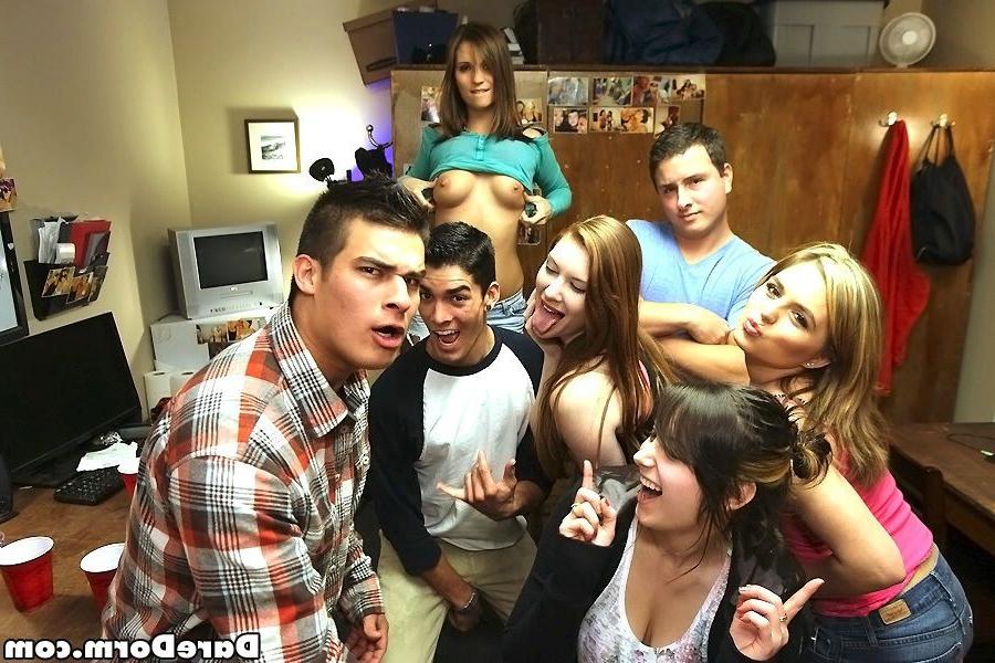12P Party time in dorm room with horny college students