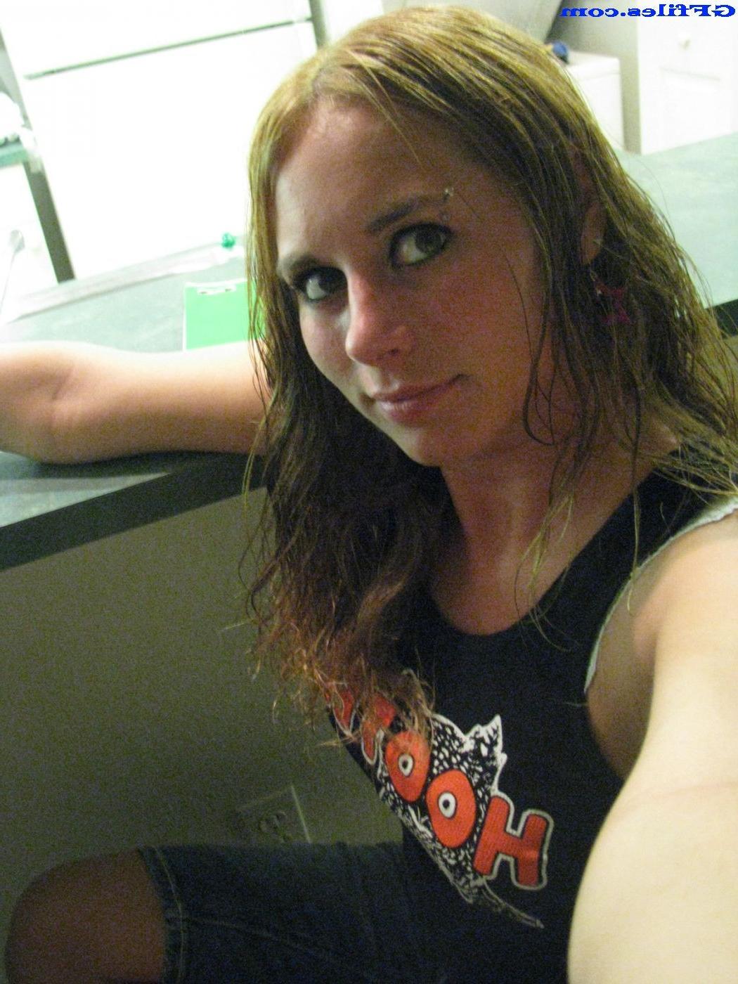 16P Amateur homemade girls selfshots