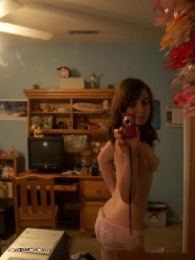 11P Slutty amateur chick gets naked and teases her boyfriend