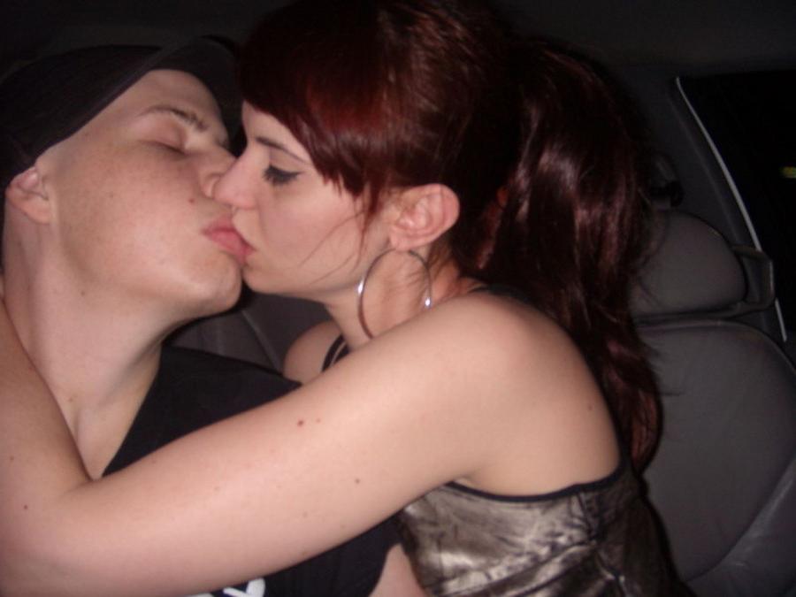 10P Guenivere giving her boyfriend head