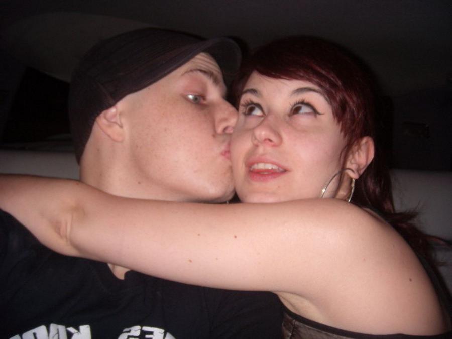 10P Guenivere giving her boyfriend head