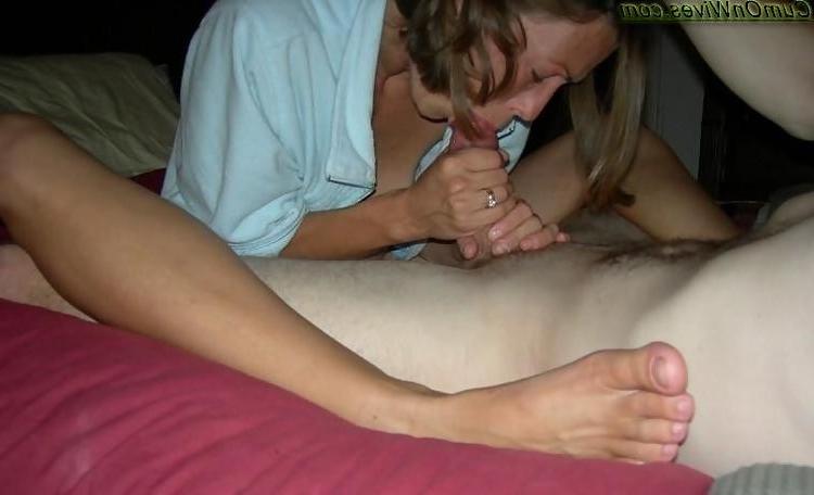 15P Hot MILFs sucking cocks
