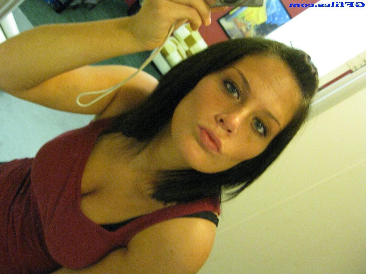 16P Amateur homemade girls playing around