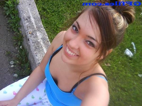 16P Amateur homemade girls playing around