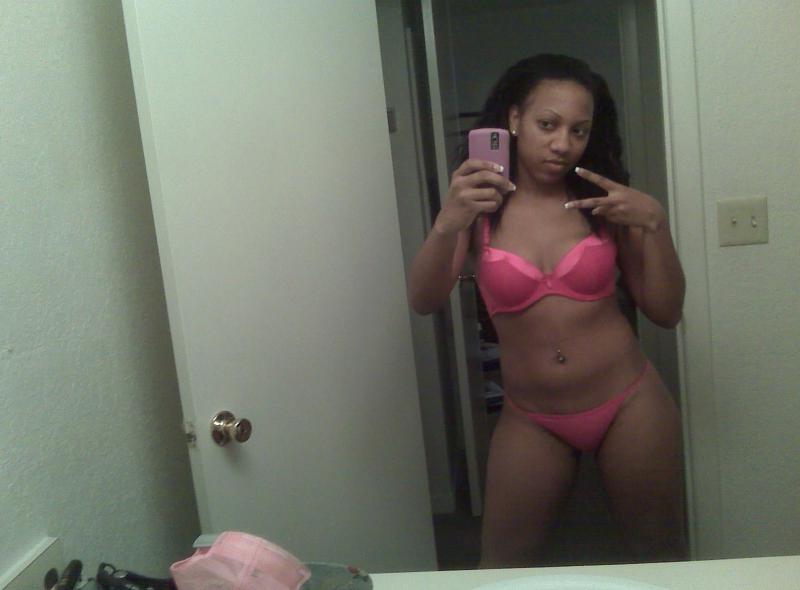 10P Ebony slut tease her boyfriend by spreading her cunt and showing